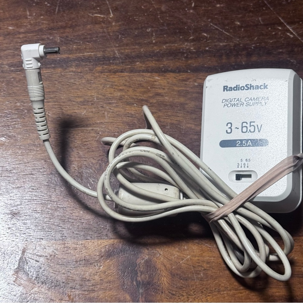 RadioShack Digital Camera Power Supply 2.5A 3-6.5V AC Adapter 273-1695 RARE!!